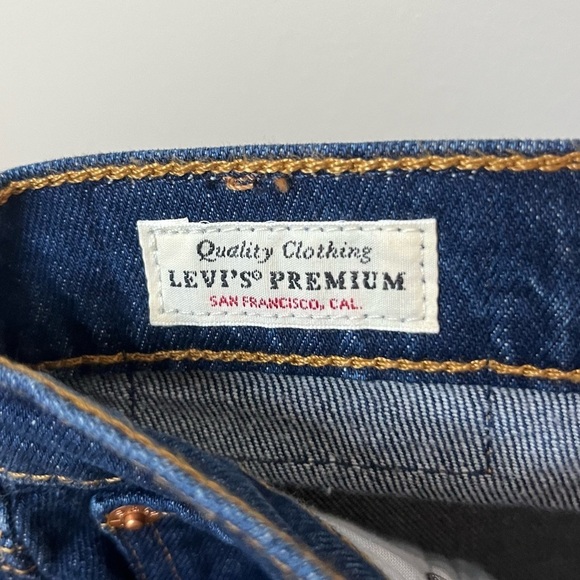 LEVI’S Premium Wedgie Straight Leg Minimalist Casual Button Fly Rigid Denim Jean - Picture 10 of 12